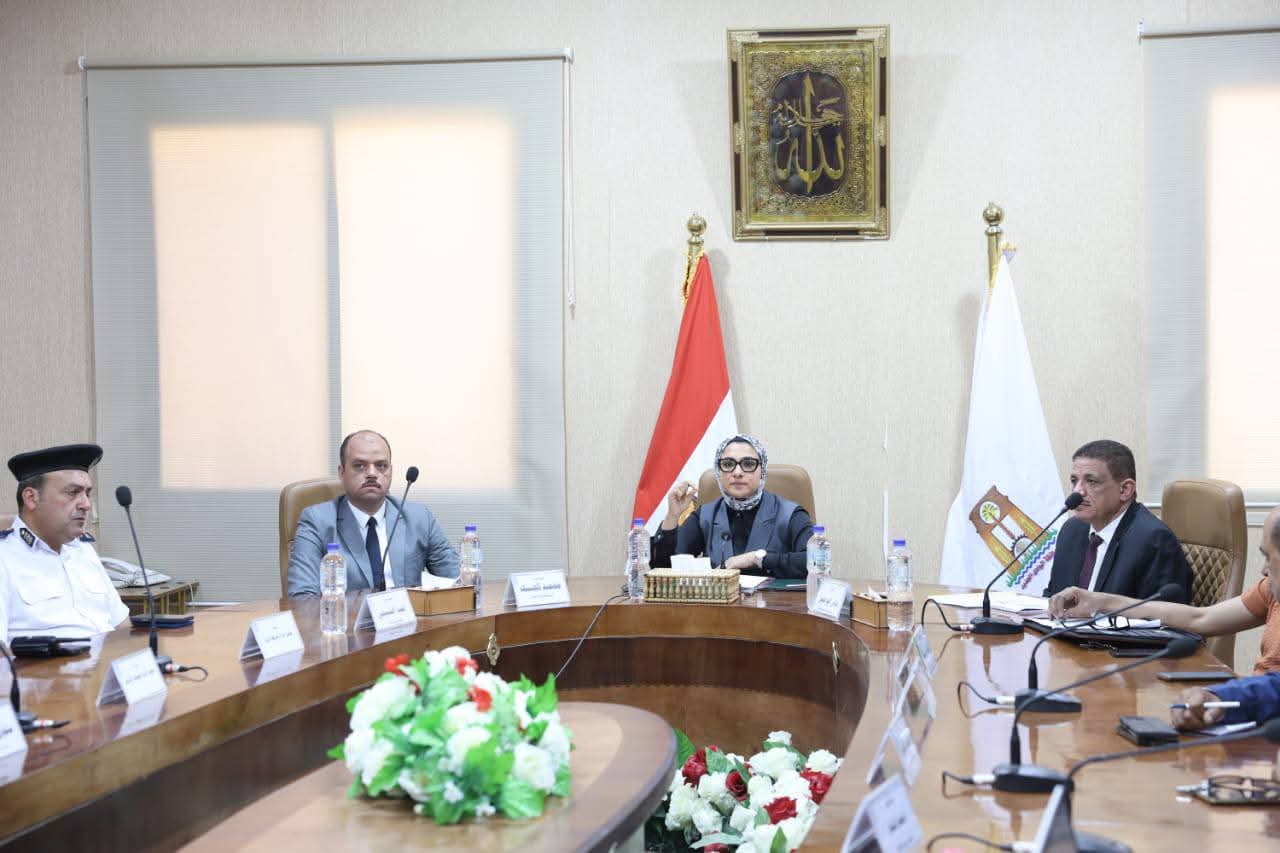 محافظ الوادي الجديد تترأس اجتماعًا لمتابعة الاستعدادات النهائية لاستقبال عيد الأضحى المبارك