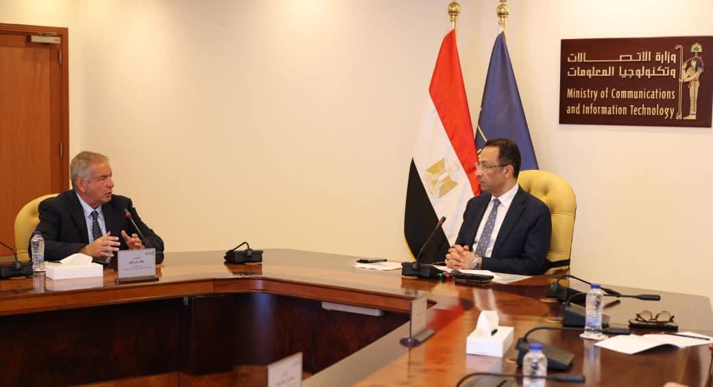 وزير الاتصالات يبحث تعزيز التعاون المشترك لدعم الشركات الناشئة والصغيرة والمتوسطة