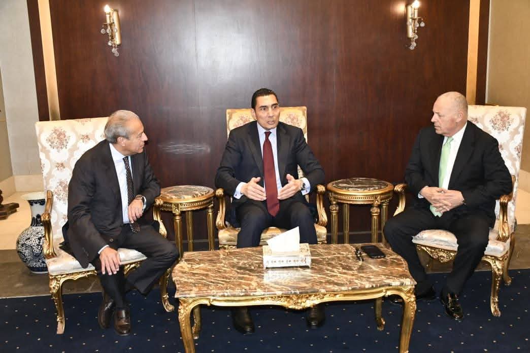 جوهر يؤازر منتخب مصر فى وديته أمام نظيره الروسي