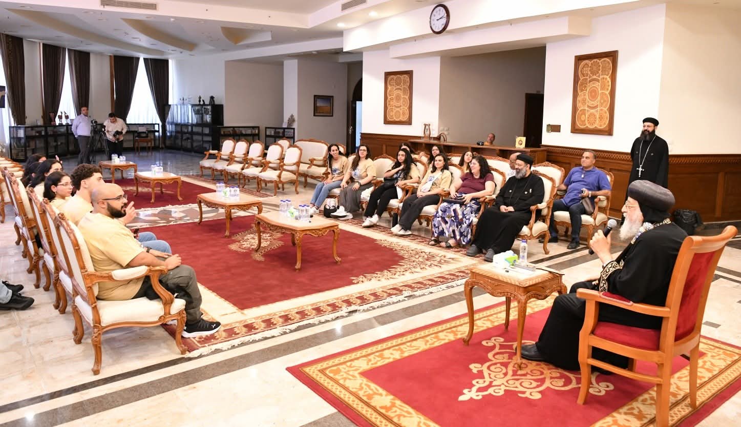 قداسة البابا يلتقي مجموعة شباب من كنيسة السيدة العذراء بمونتريال