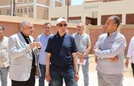 محافظ المنيا يتفقد توسعات مدرسة تل بني عمران الابتدائية لتقليل كثافات الفصول