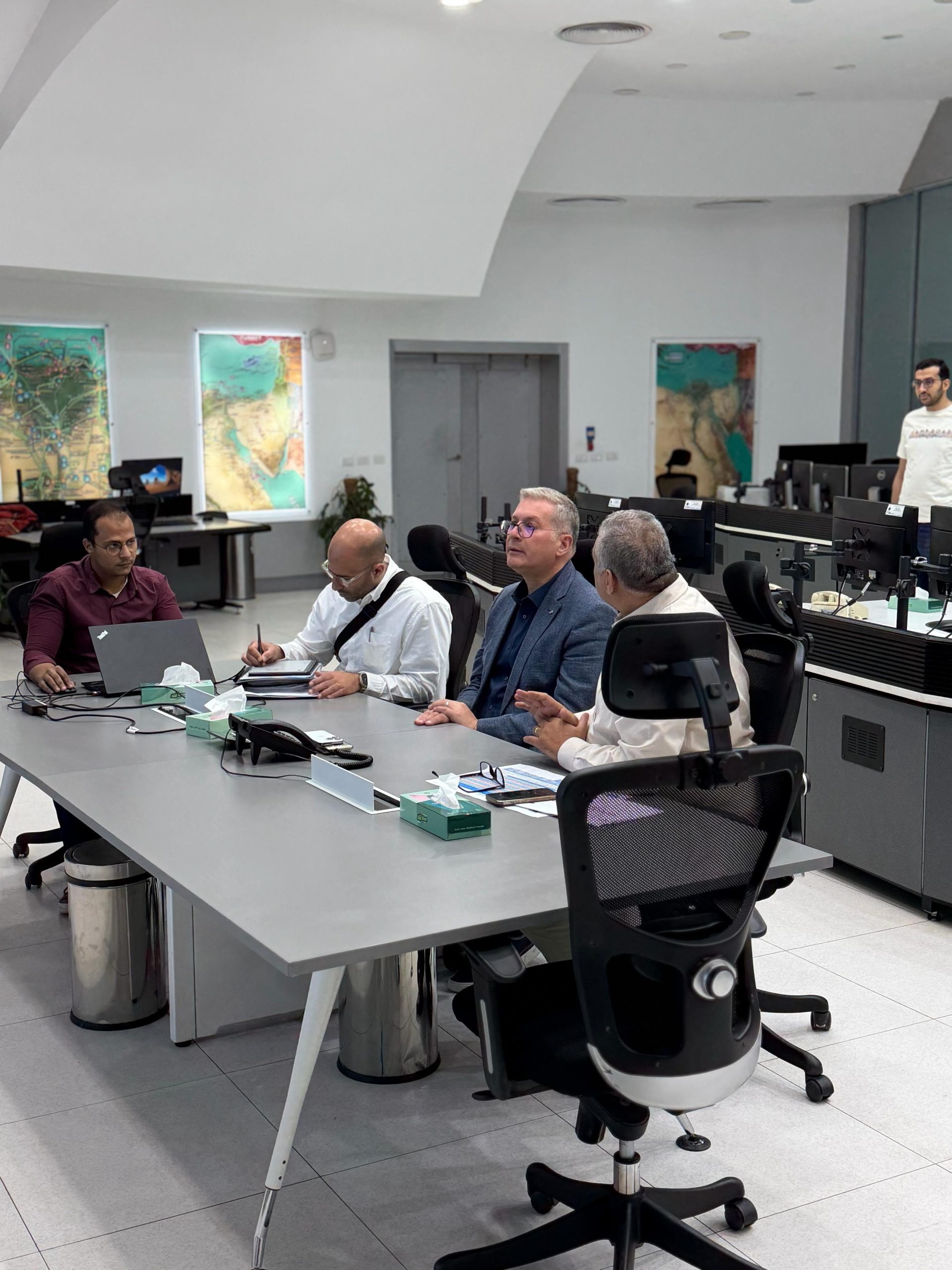بدوى يتابع انتظام وجاهزية الشبكة القومية للغاز للوفاء باحتياجات الكهرباء والصناعة في الصيف