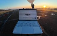 أسوس ترسل ExpertBook Ultra إلى ارتفاع يتجاوز قمة إيفرست لاختبار متانته في الظروف الواقعية