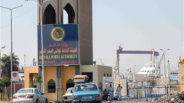 إستمرار العمل بموانئ البحر الأحمر طوال أيام عيد الأضحى لضمان إنتظام حركة السفن