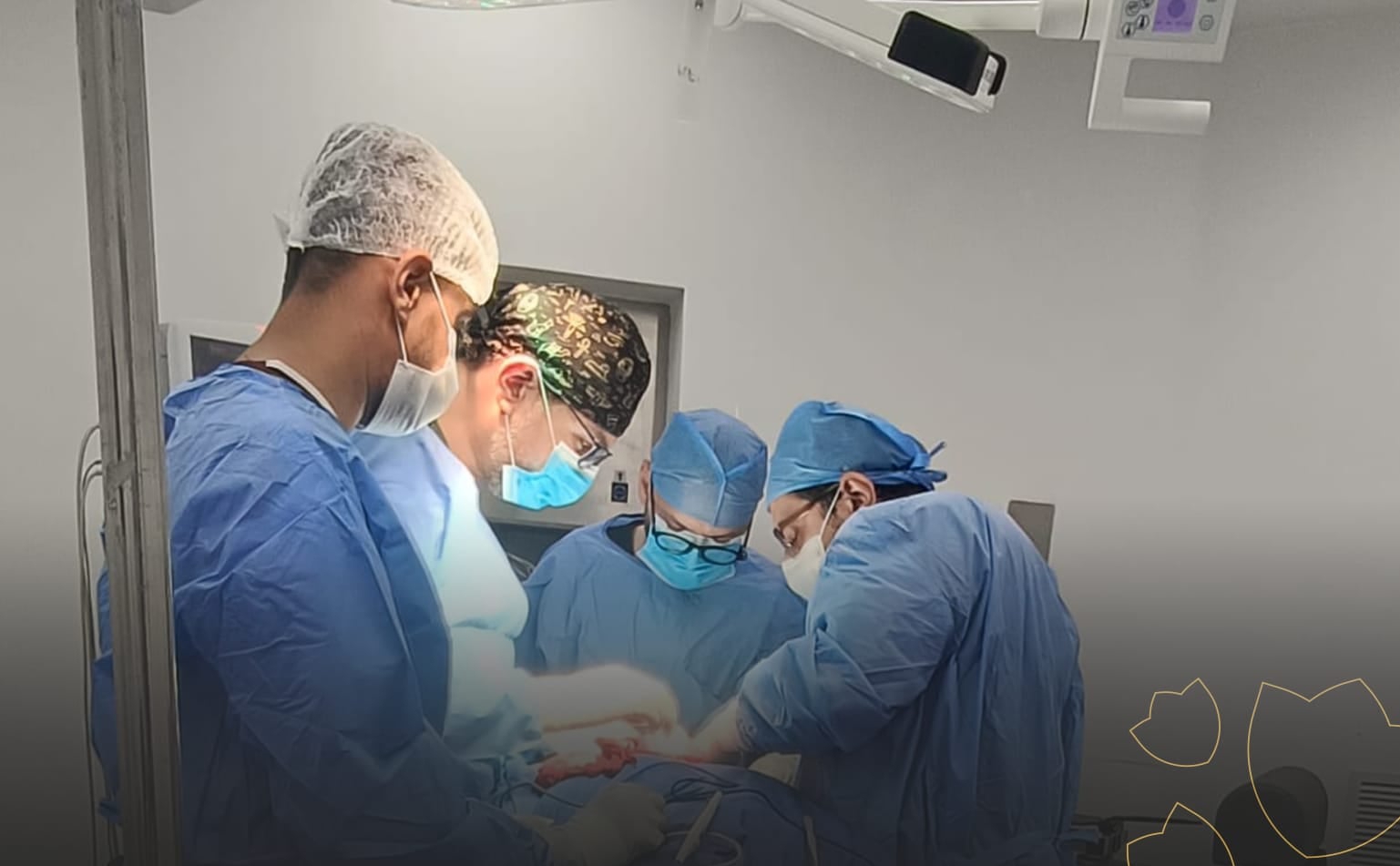 مجمع السويس الطبي ينقذ شاباً من بتر ساقه