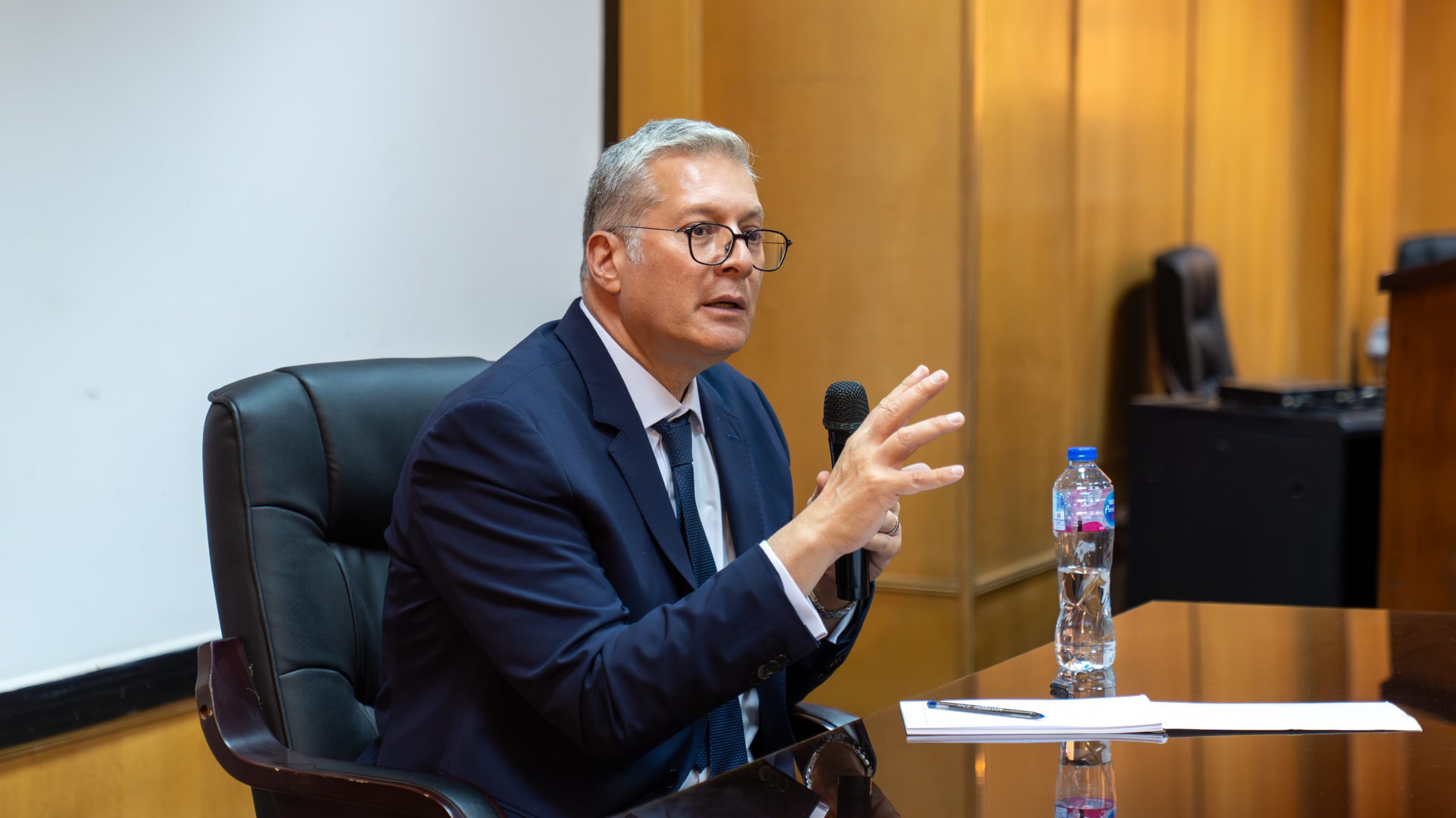 بدوى يبحث سبل الارتقاء بمكانة مصر في المؤشرات العالمية للاستثمار التعديني