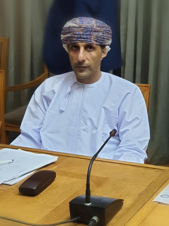 المستشار الاعلامي العماني السابق فى مصر يصف تهديد ترامب لمسقط بأنه افلاس سياسي