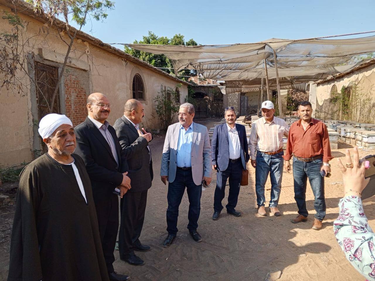 بتكليفات من 