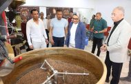 محافظ الوادي الجديد تتفقد أنشطة مركز التكوين المهني بالخارجة