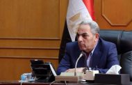 محافظ الإسماعيلية يناقش مشروع تطوير سوق الجمعة وتحويله إلى سوق نموذجي حضاري