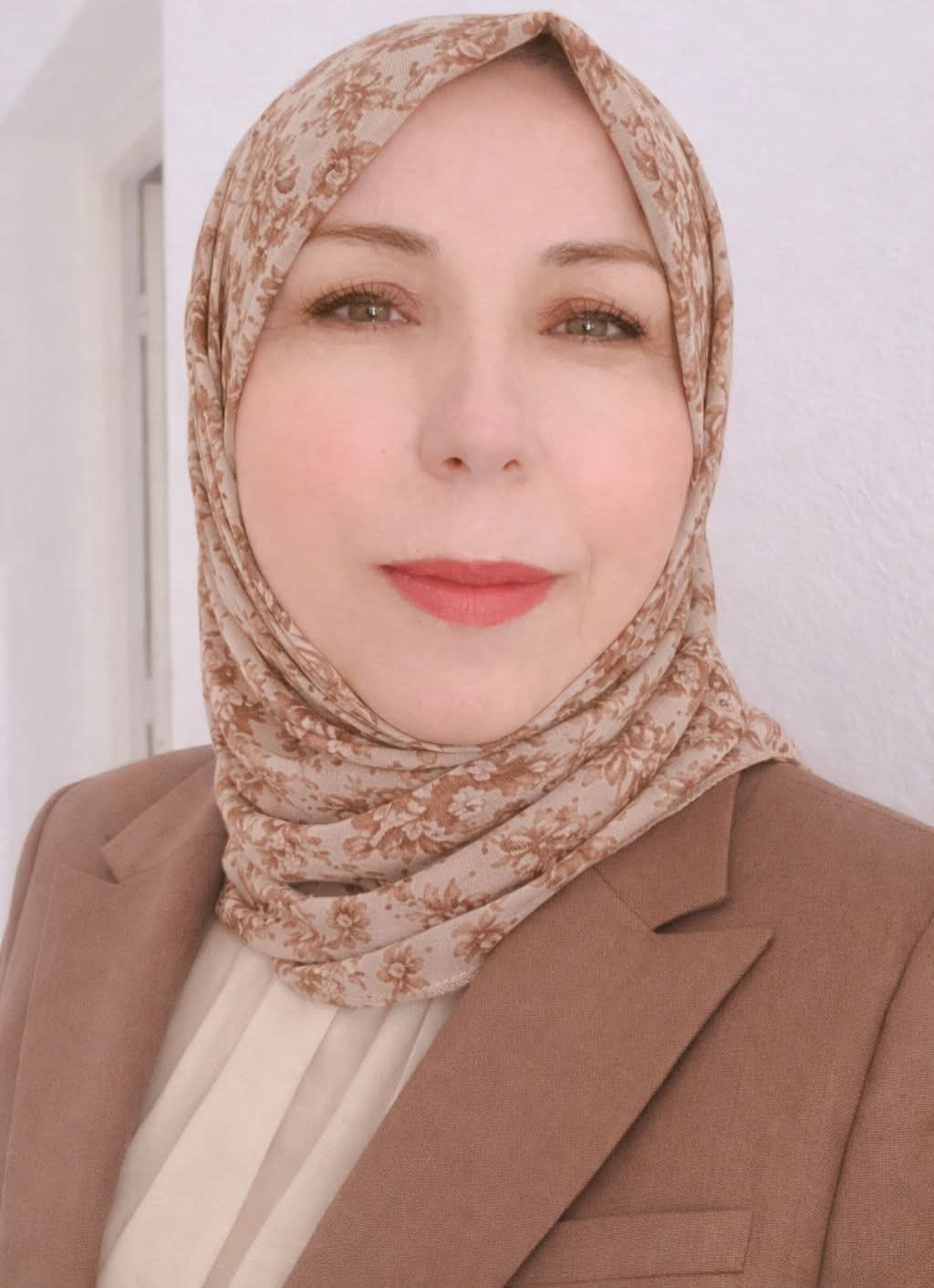 مجيدة محمدي تكتب.. لماذا يحتاج الإنسان إلى الوهم أحيانًا كي يستمر؟
