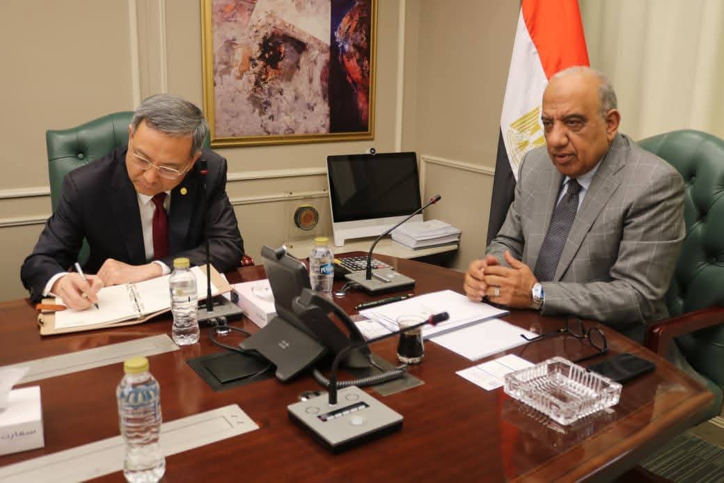 عصمت يبحث مع عملاق الطاقة الصيني 