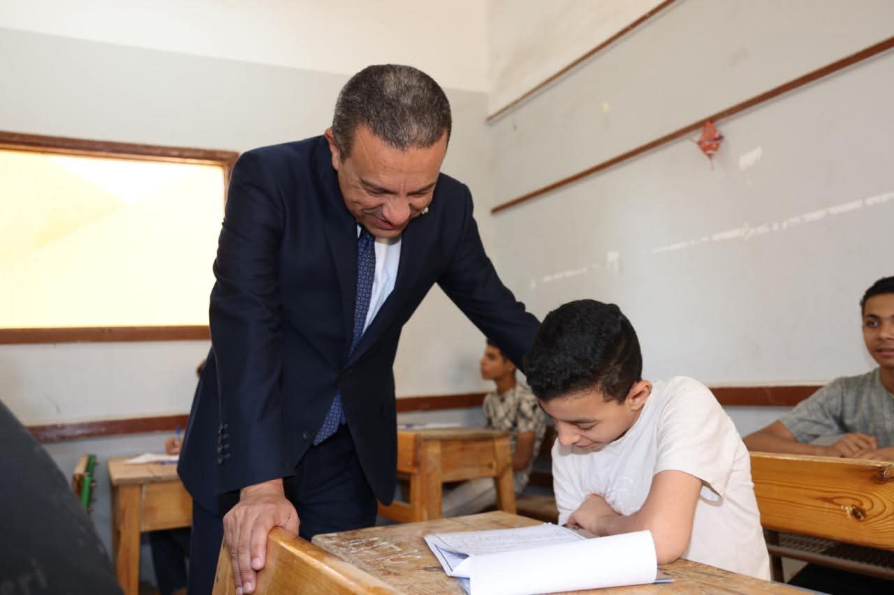 محافظ المنوفية يحيل مدير الادارة التعليمية ببركة السبع ومدير مدرسة الشهيد محمد عمرو البدري الإعدادية بنات للتحقيق