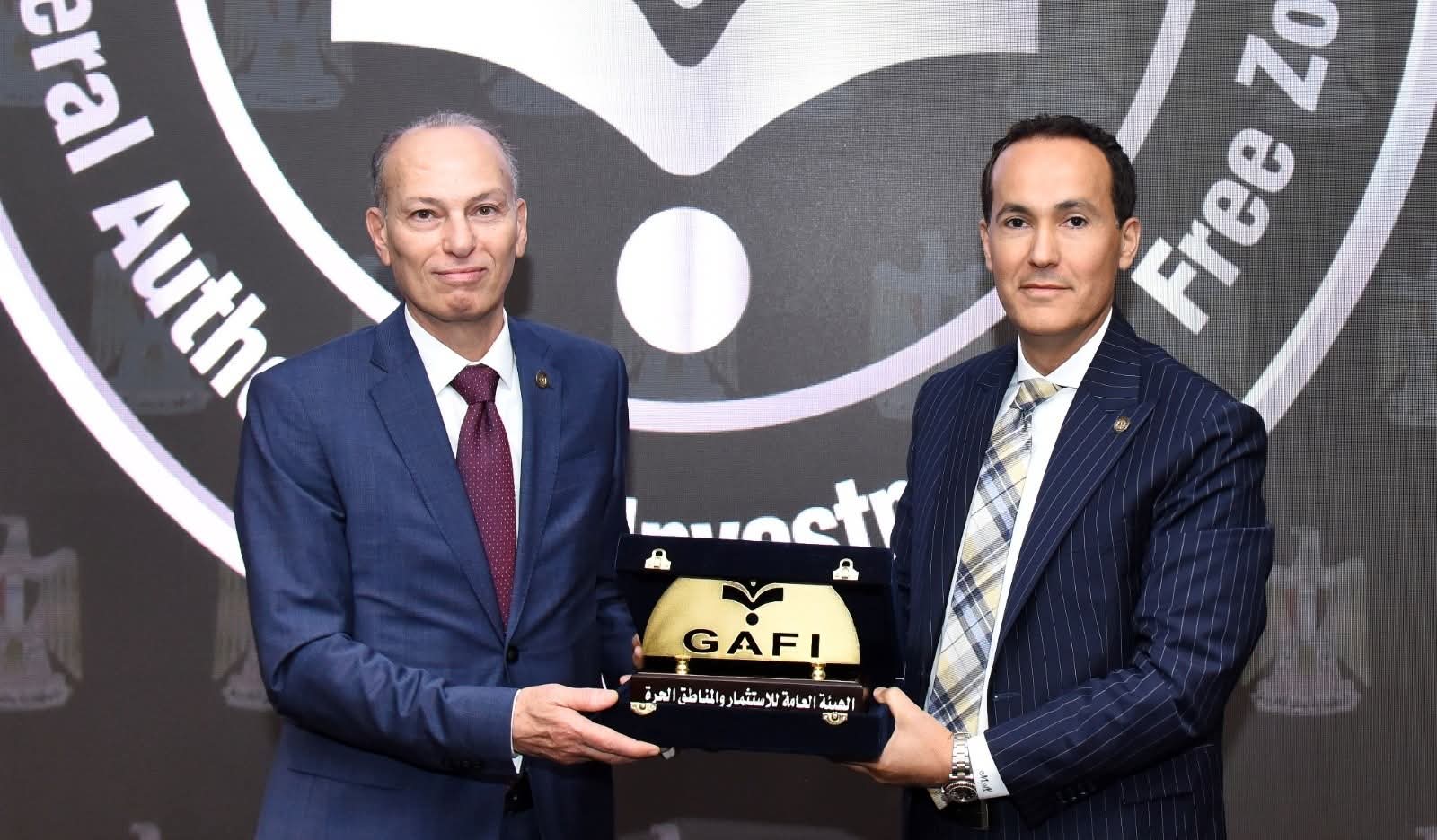 العنصر البشري يمثل الركيزة الأساسية لتحقيق التطوير المؤسسي ورفع كفاءة الأداء