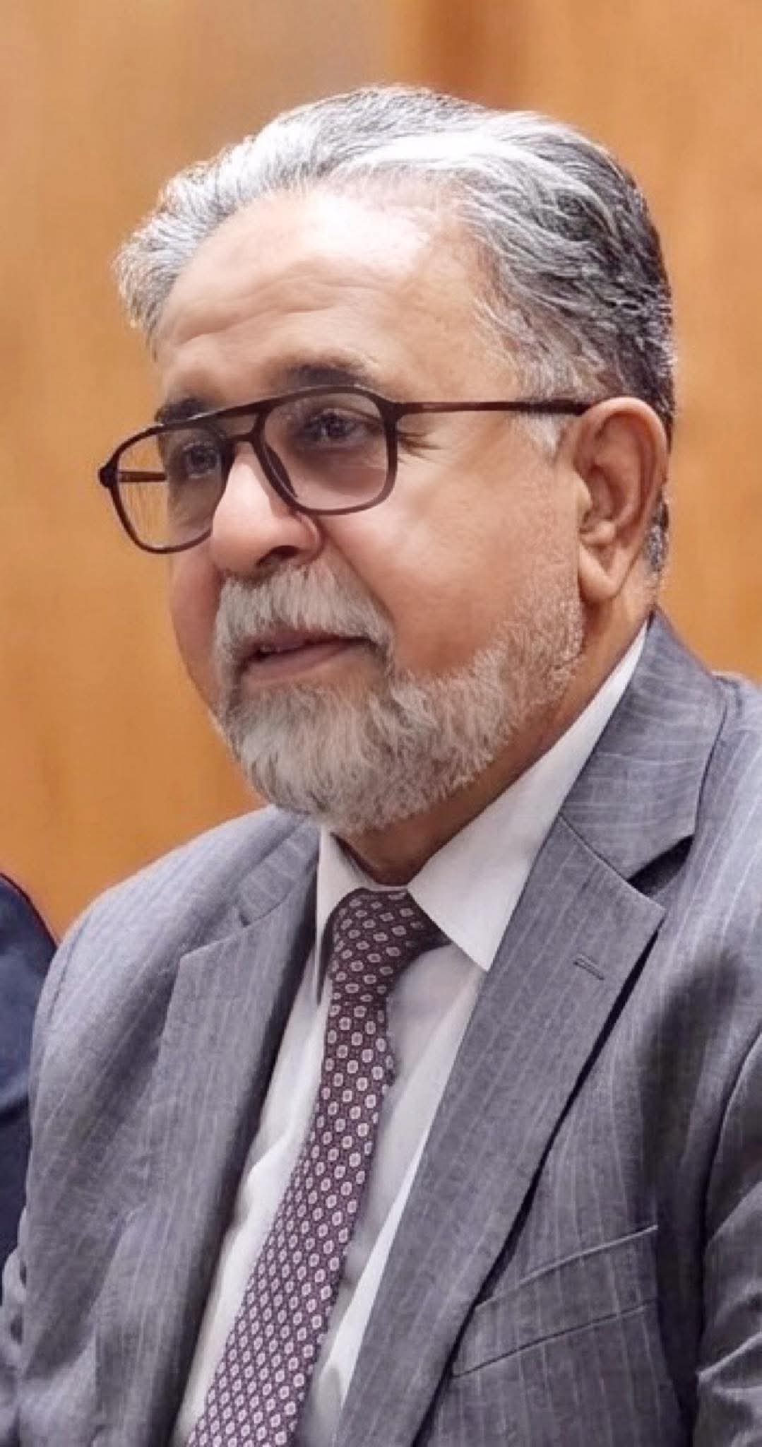 فاضل عباس يكتب.. شكُ اليقين