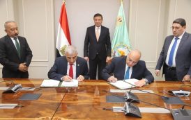 وزير الزراعة يشهد توقيع مشروعين تنمويين بين 