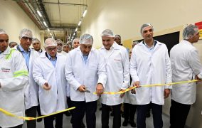 رئيس الوزراء يفتتح خط إنتاج جديدا لشركة 