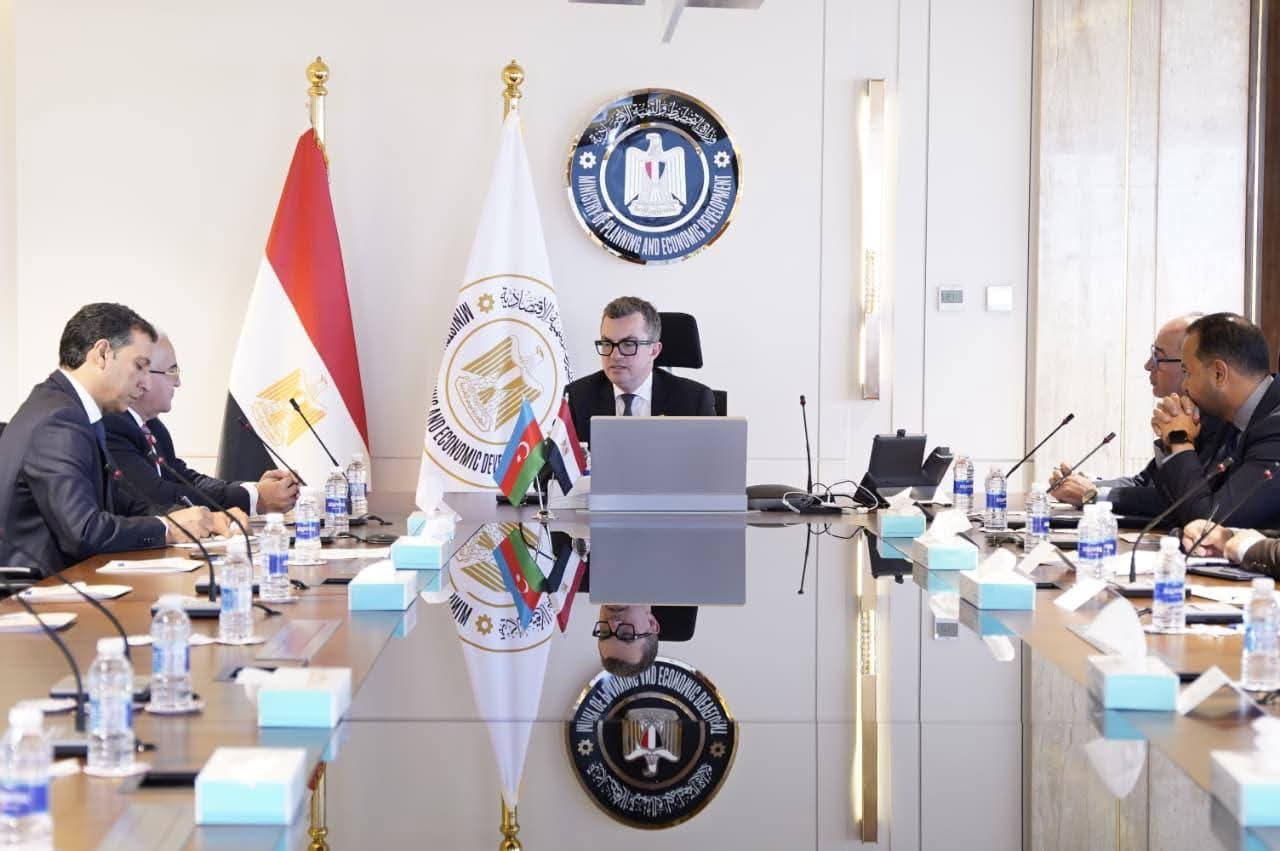 رستم يبحث مع سفير أذربيجان صياغة مرحلة جديدة من الشراكة التنموية وتوسيع الاستثمارات المشتركة