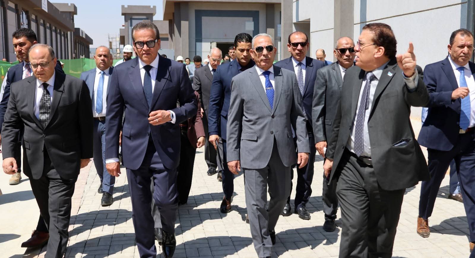 وزير الصحة و محافظ الإسماعيلية يتفقدان «مدينة اللقاحات والبيوتكنولوجي» ويؤكدان أهميتها الاستراتيجية