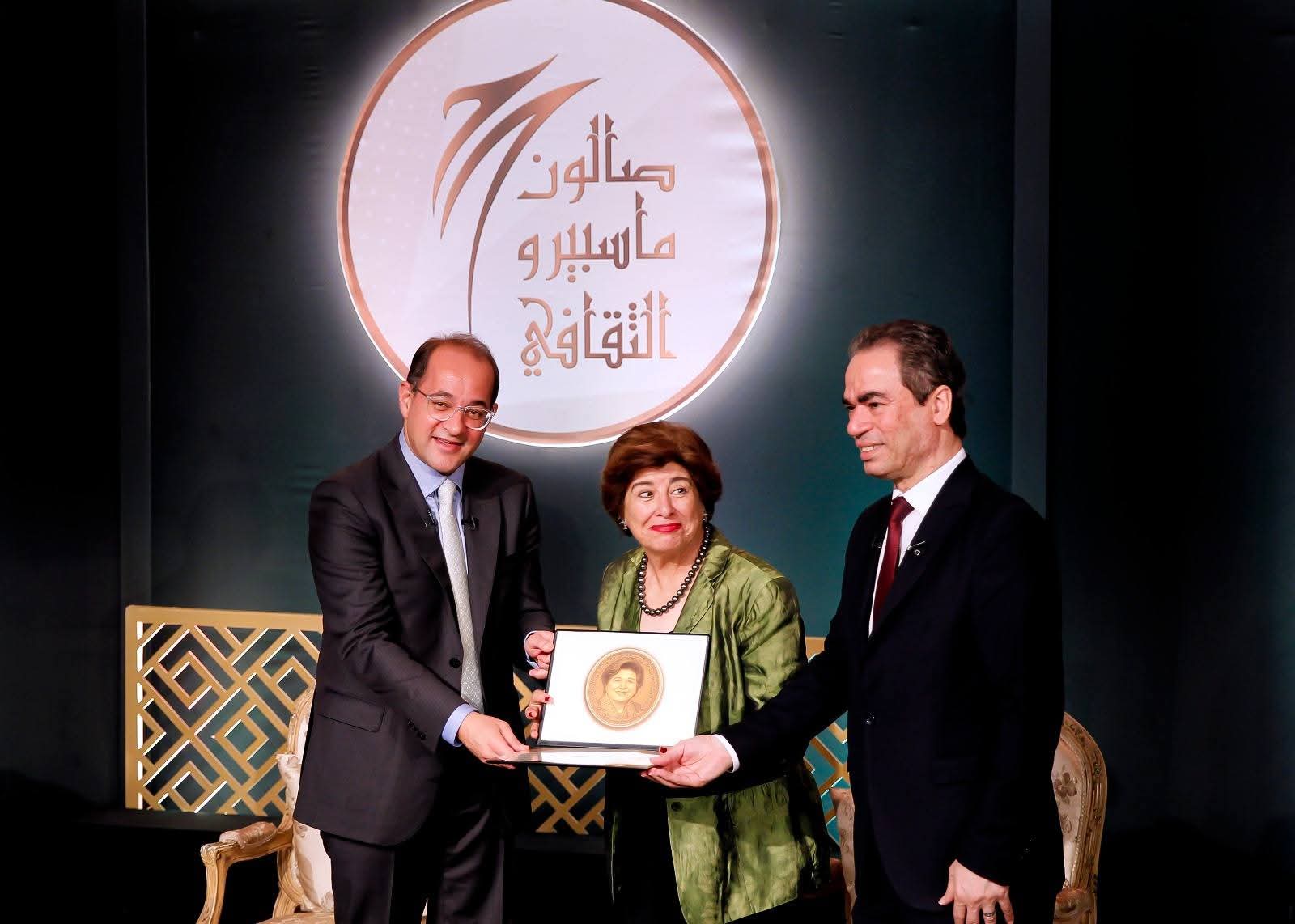 منح وسام ماسبيرو لحمدية حمدي وفريدة الزمر وسهير شلبي وسوزان حسن وعبد الرحيم كمال