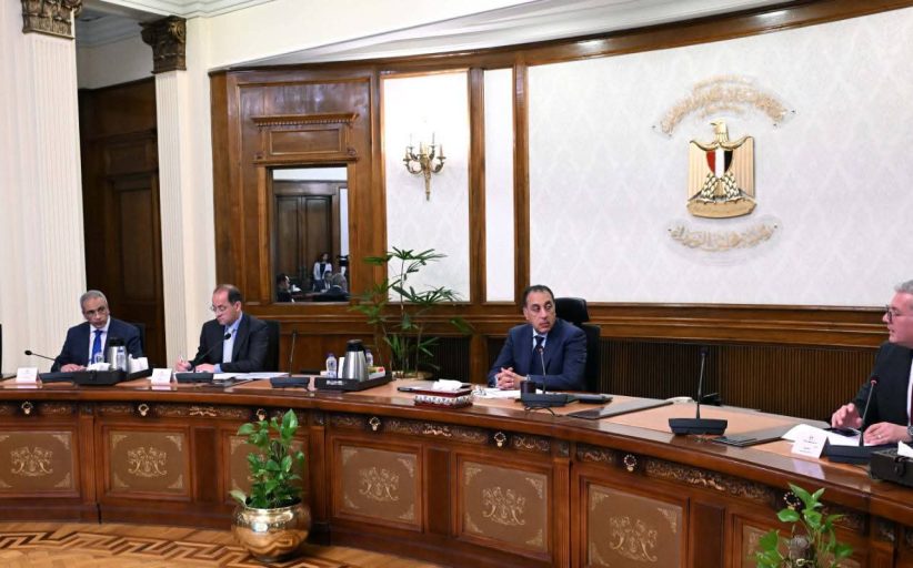 مدبولى يتابع تدبير الاعتمادات المالية لتوفير احتياجات الدولة من المنتجات البترولية