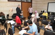 نائب رئيس جامعة عين شمس يتابع امتحانات نهاية الفصل الدراسي الثاني بكليتي طب الأسنان والصيدلة