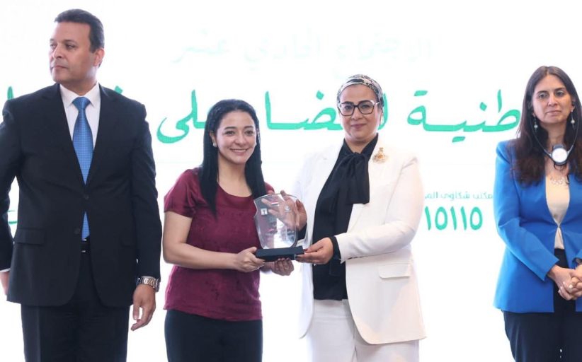 «القومي للمرأة» و«الطفولة والأمومة» يكرمان إيريني سمير صاحبة كتاب «أقنعة الختان المختلفة»
