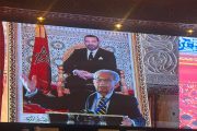 عمرو موسى يعود إلى القاهرة بعد مشاركته في قمة فاس للكرامة الإنسانية بالمملكة المغربية