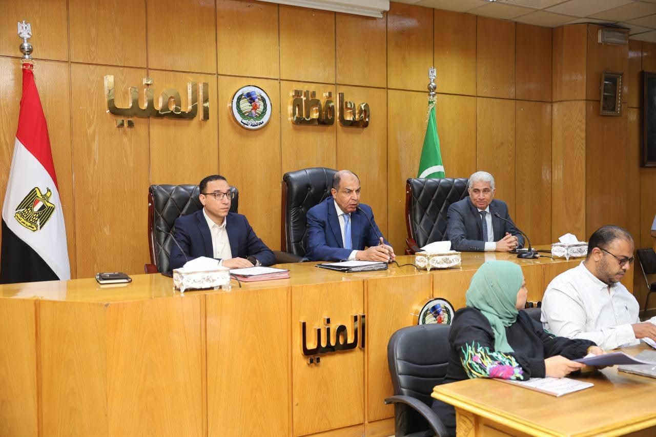 محافظ المنيا يثمن إدراج المحافظة بمنظومة التأمين الصحي الشامل ويعتمد خطة التوعية للمواطنين