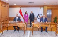 عوض والنائب العام يشهدان مراسم تسليم 52 قطعة أرض بعد إخلائها من إشغالات المركبات المتحفظ عليها