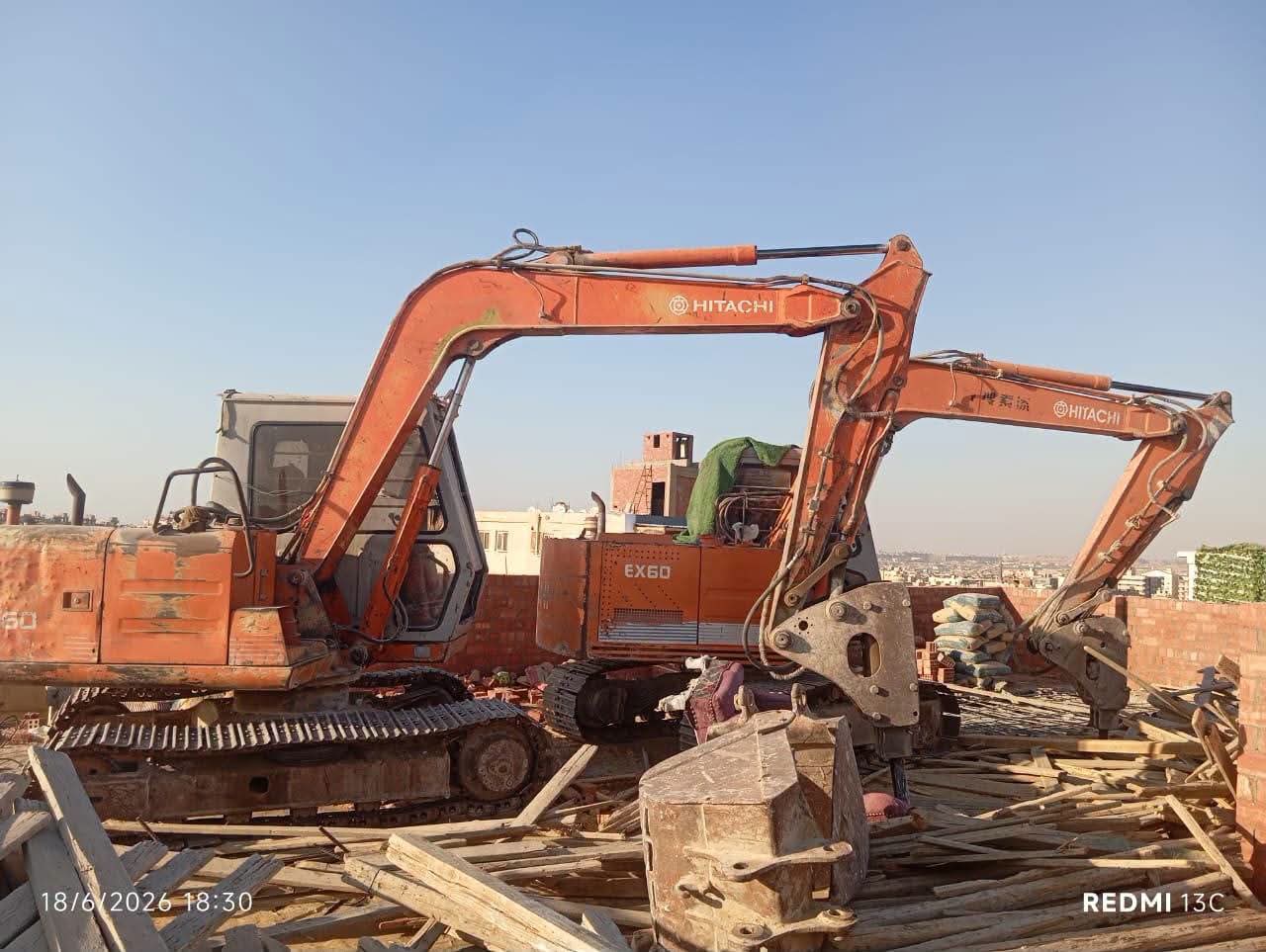 محافظ القاهرة: لا تهاون مع مخالفات البناء وتطبيق القانون فرض عين.. وإزالة 3 أدوار مخالفة بالمقطم
