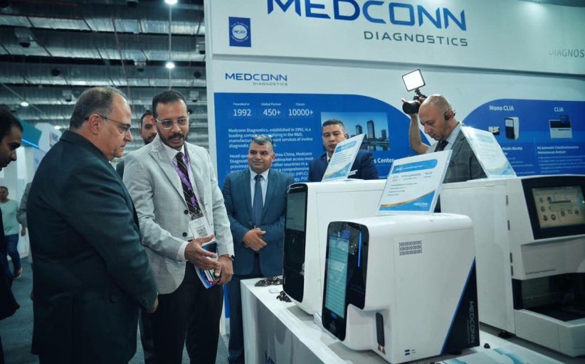 الغمراوي يتفقد أجنحة المعرض ويلتقي ممثلي كبرى الشركات العالمية والمحلية المشاركة بالمؤتمر