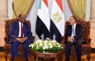وزير الخارجية يلتقي نظيره السوداني لبحث سبل تعزيز العلاقات الثنائية وتطورات الأوضاع في السودان