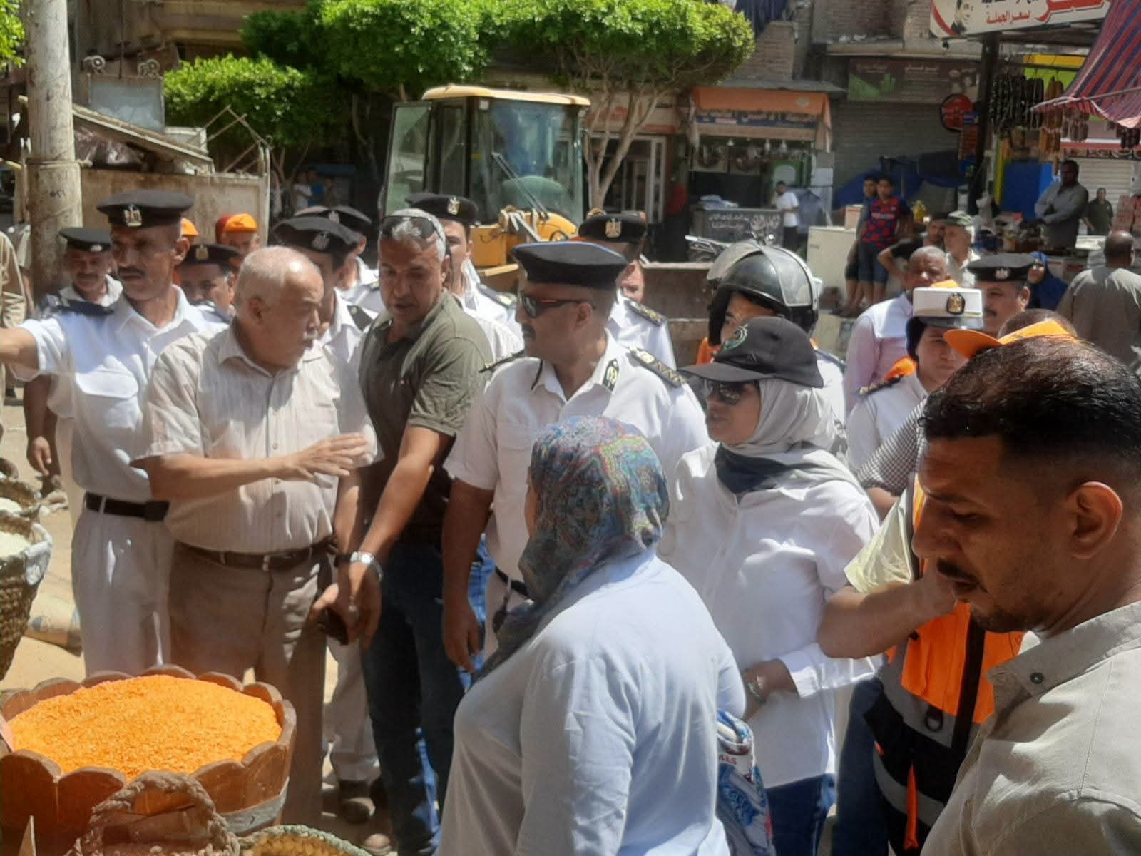 نائب محافظ القليوبية تتابع حملة مكبرة لإزالة الإشغالات ورفع المخالفات بمدينة طوخ