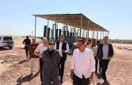 محافظ الوادي الجديد تتابع المراحل النهائية لتطوير مصنع تدوير المخلفات الزراعية بالخارجة
