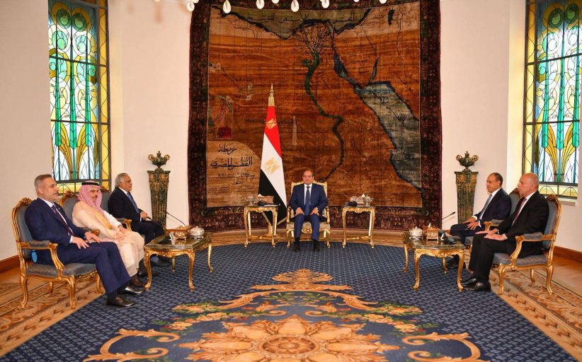 الرئيس السيسي يستقبل وزراء خارجية 