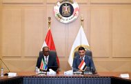 هاشم يبحث مع جنوب إفريقيا سبل تعزيز التعاون الاقتصادي وتحقيق التكامل الصناعي بين البلدين