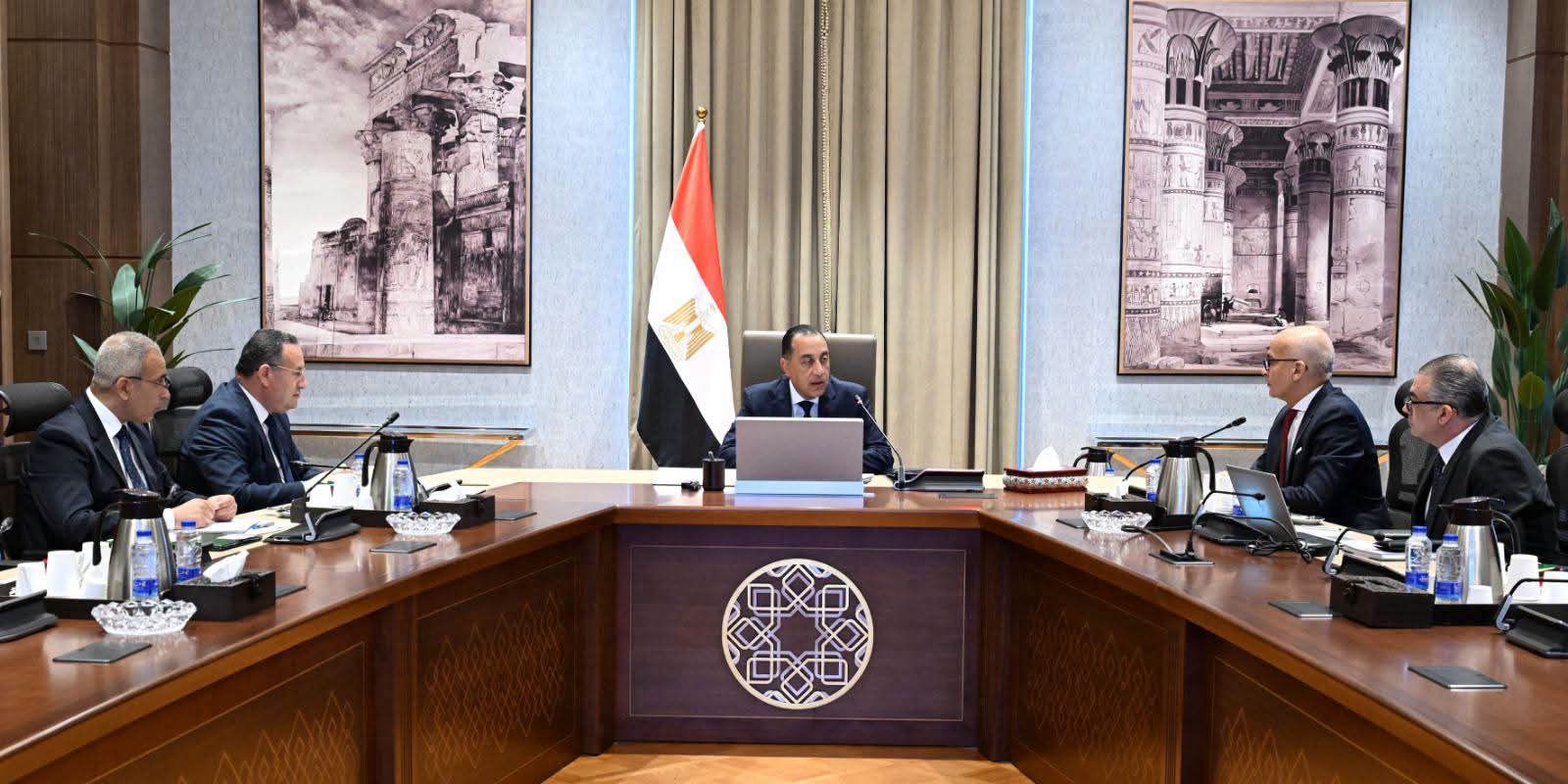 رئيس الوزراء يستعرض مشروع المدينة الطبية لجامعة عين شمس