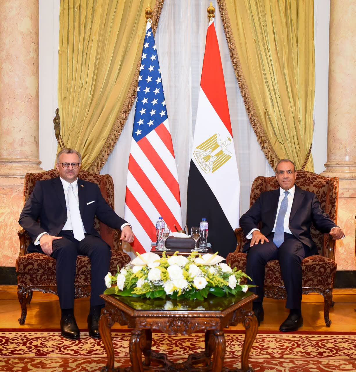 وزير الخارجية يبحث مع كبير مستشاري الرئيس الأمريكي للشئون العربية والأفريقية التطورات الإقليمية