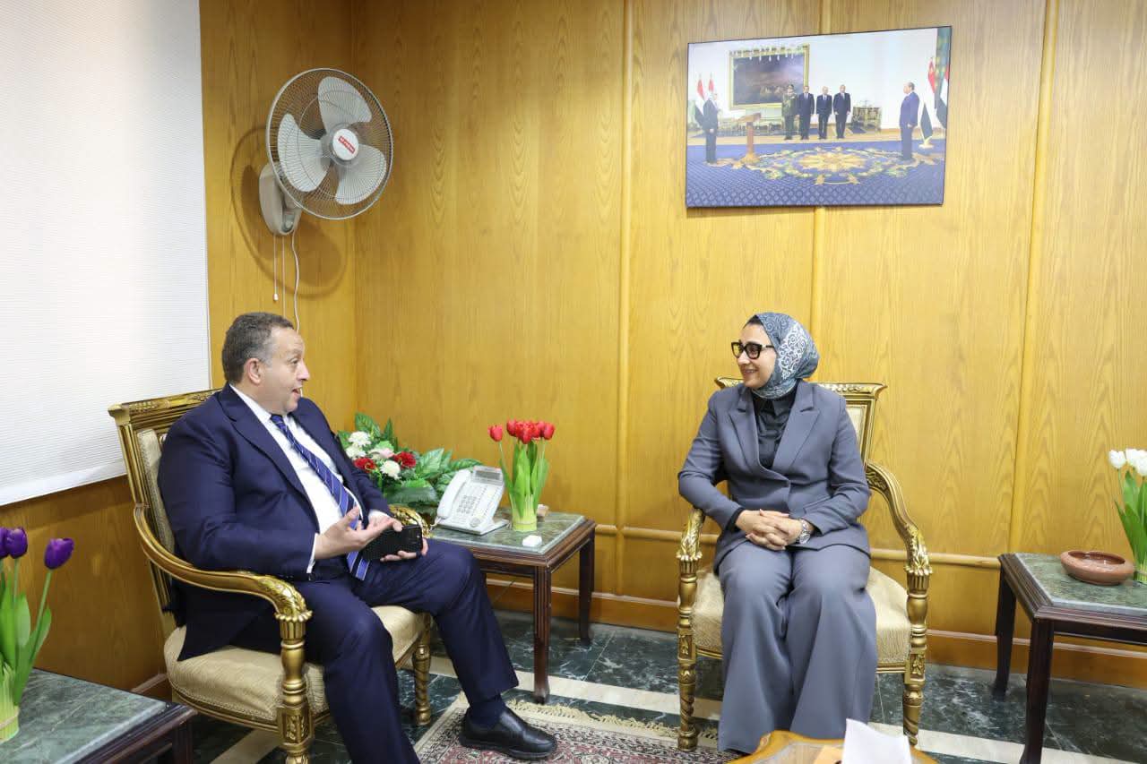 محافظ الوادي الجديد تبحث مع نقيب عام المهندسين أوجه التعاون المشترك