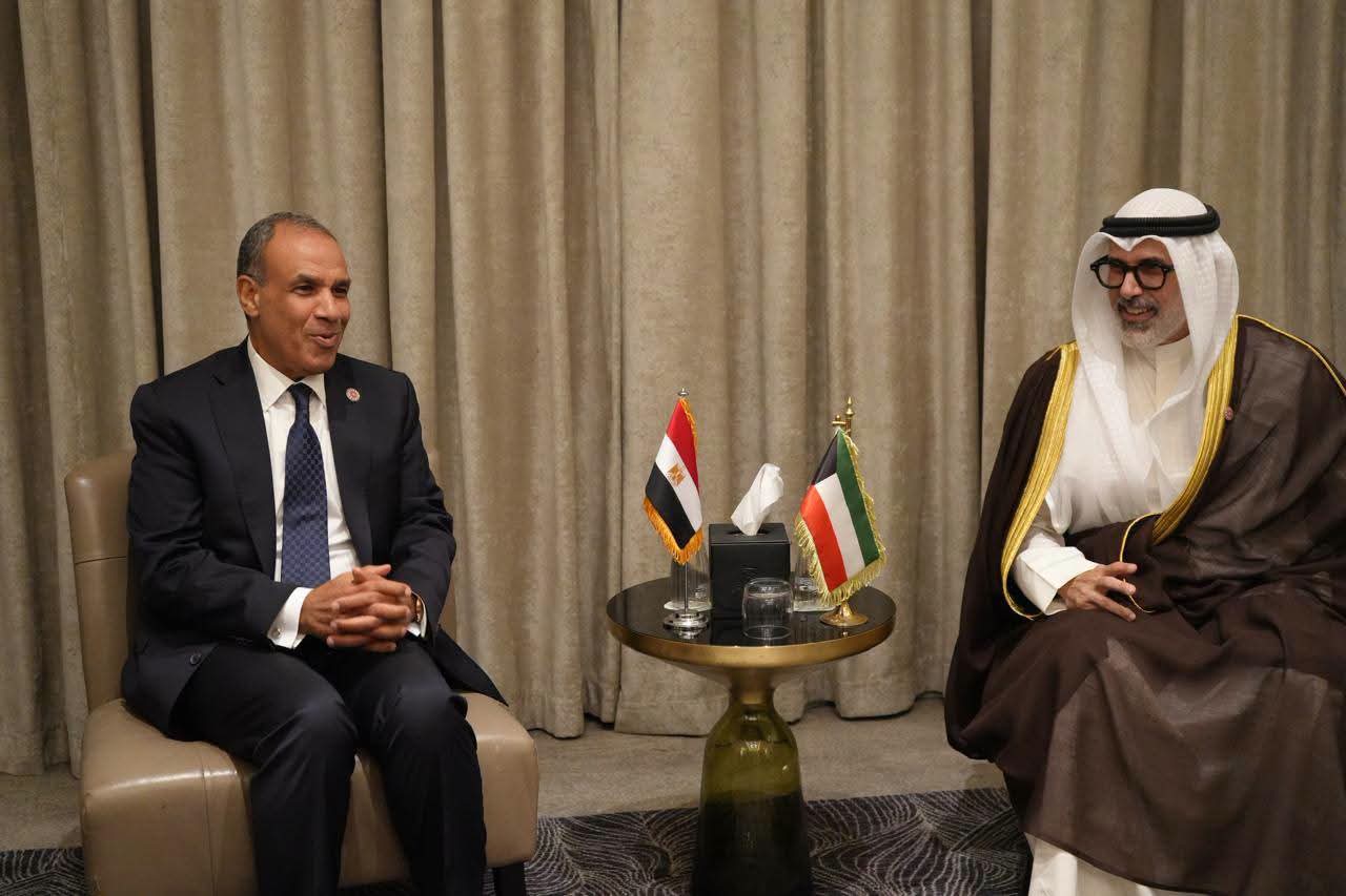 وزير الخارجية يبحث مع نظيره الكويتي تعزيز الشراكة بين البلدين الشقيقين