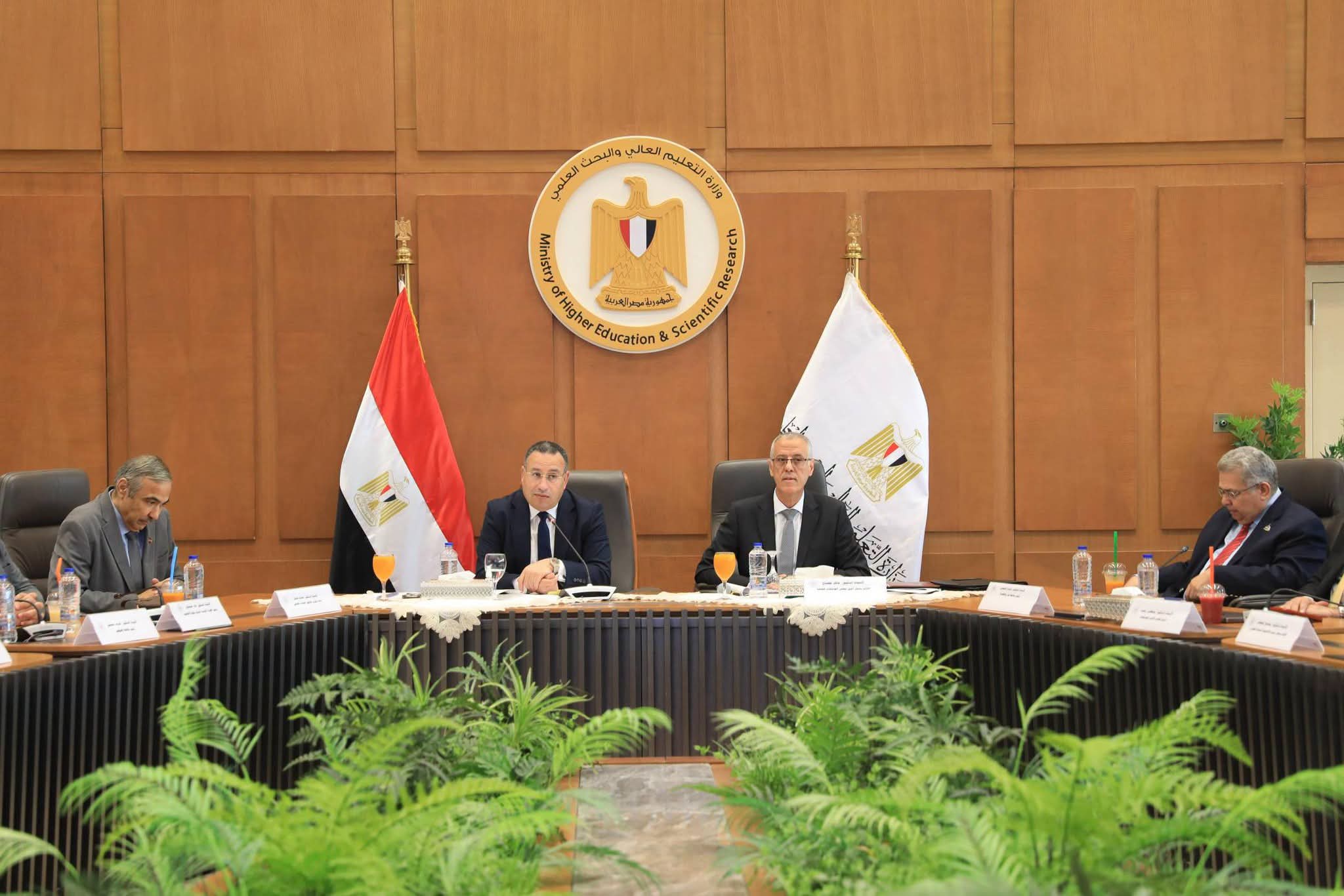 قنصوة: استمرار تطوير البرامج الدراسية وفقًا لاحتياجات سوق العمل