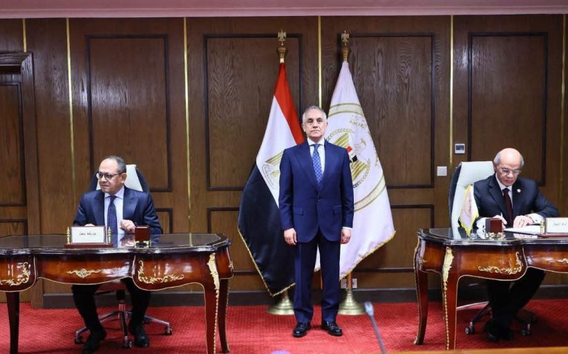 العدل توقع ثلاثة بروتوكولات للتوسع فى التحصيل الإلكتروني وتُتيح مليون منفذ لتيسير سداد الرسوم والنفقات