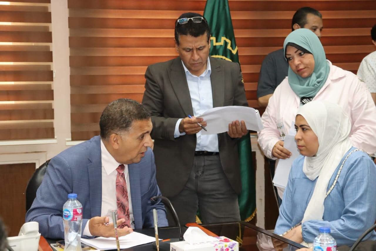 محافظ القليوبية يعقد اللقاء الجماهيري الأسبوعي لحل مشاكل وطلبات مواطني بنها وكفر شكر وطوخ وقها