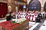 قداسة البابا يزور مزاري القديسين مارمرقس الرسول والقمص ميخائيل إبراهيم بالكاتدرائية