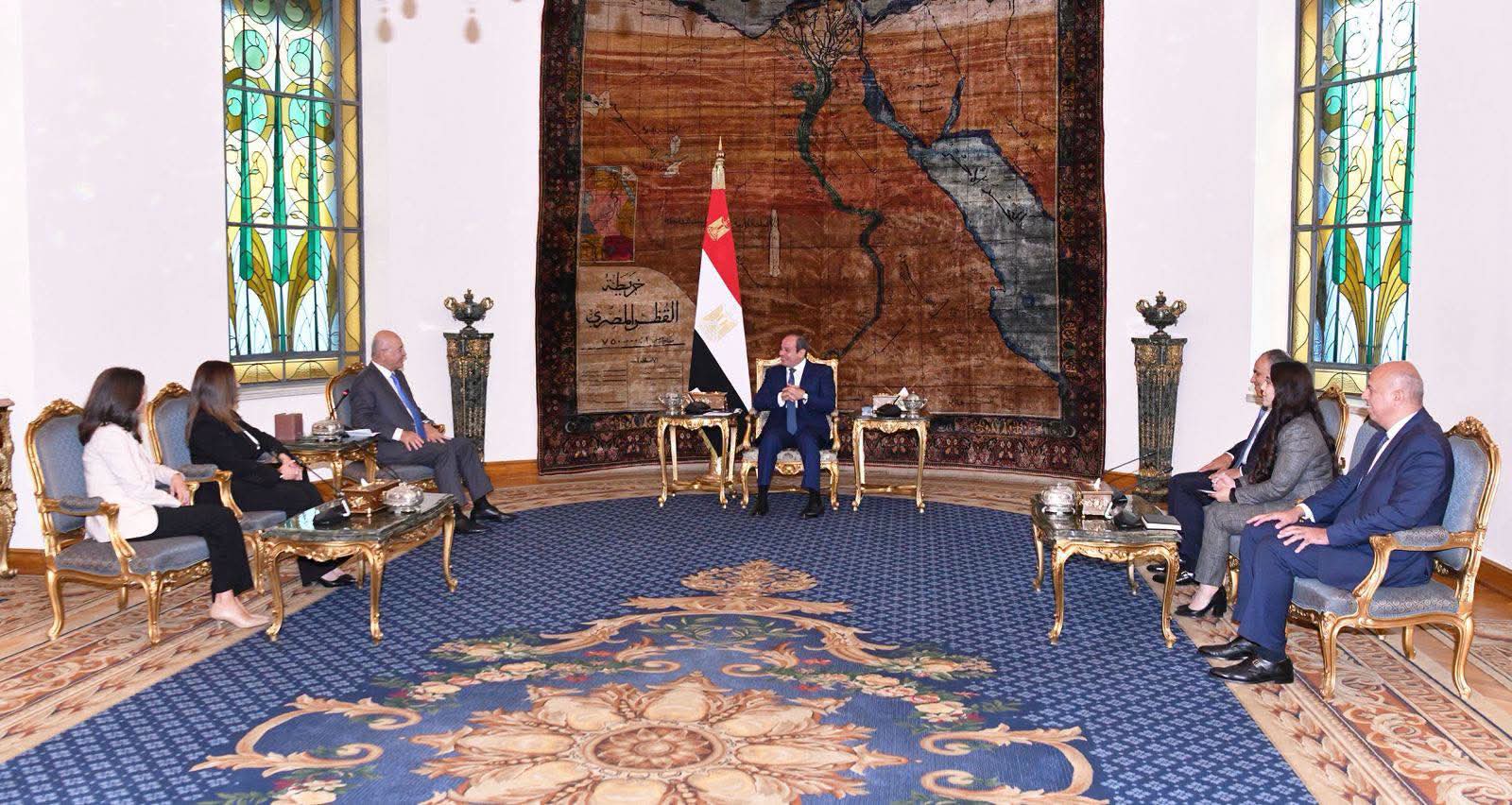 الرئيس السيسي يستقبل المفوض السامي للاجئين: مصر لا تستخدم قضية اللاجئين سياسياً.. وعلى المجتمع الدولي تقاسم الأعباء
