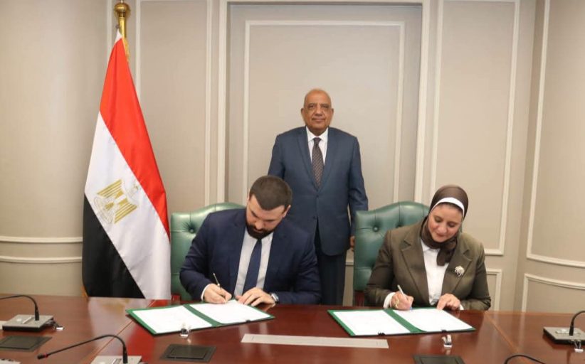 عصمت يشهد مراسم توقيع مذكرة تفاهم بين الشركة المصرية لنقل الكهرباء وشركة 