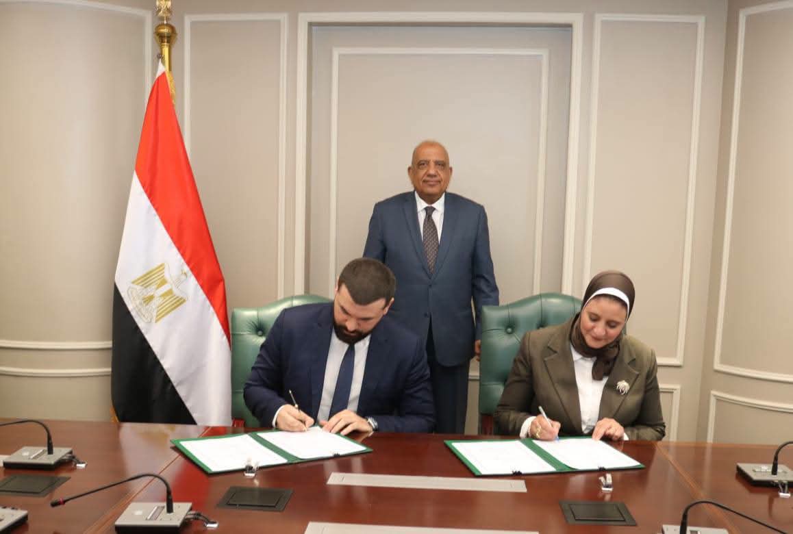 عصمت يشهد مراسم توقيع مذكرة تفاهم بين الشركة المصرية لنقل الكهرباء وشركة 