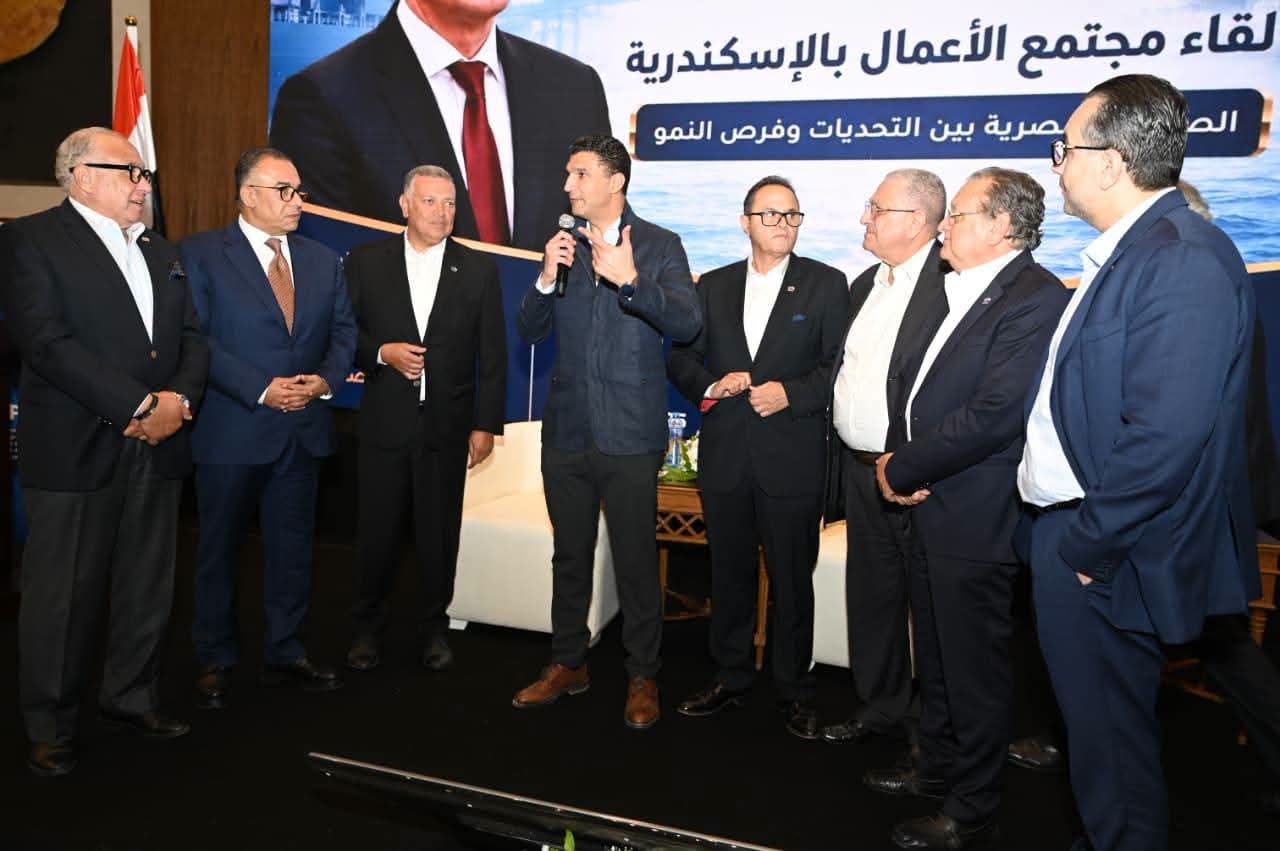 هاشم يستعرض مع جمعية رجال أعمال الإسكندرية سبل تحسين مناخ الاستثمار والتكامل الصناعي