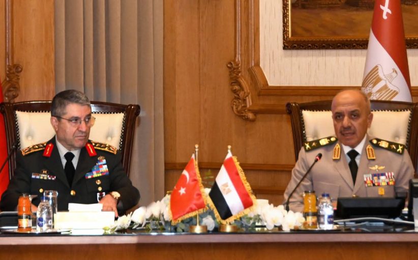 رئيس الأركان يلتقى رئيس هيئة الأركان العامة للقوات المسلحة التركية